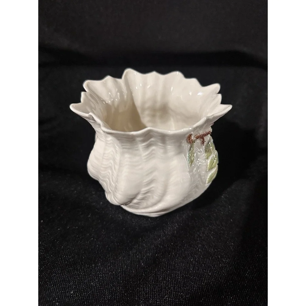 Belleek Carlingford Cache Twisted Planter Ruffled Edge Flower‎ Ireland Blk Stamp